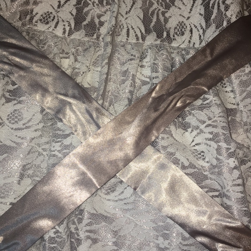 Dress - Picture 6 of 7